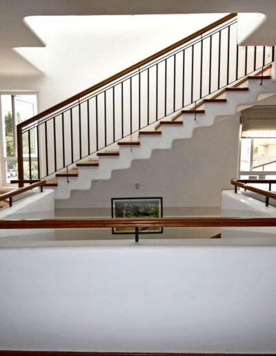 White and Wood Villa Interiors 13