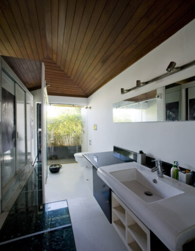 White and Wood Villa Interiors 28