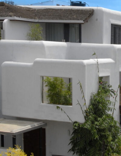 White and Wood Villa Interiors 31